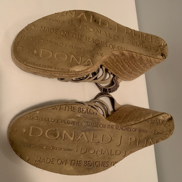 Donald J Pliner snake print 4” espadrille wedges - Picture 6 of 7